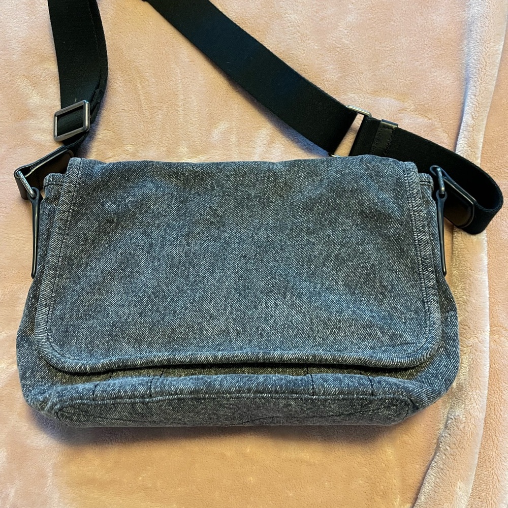 Marc jacobs denim messenger bag
